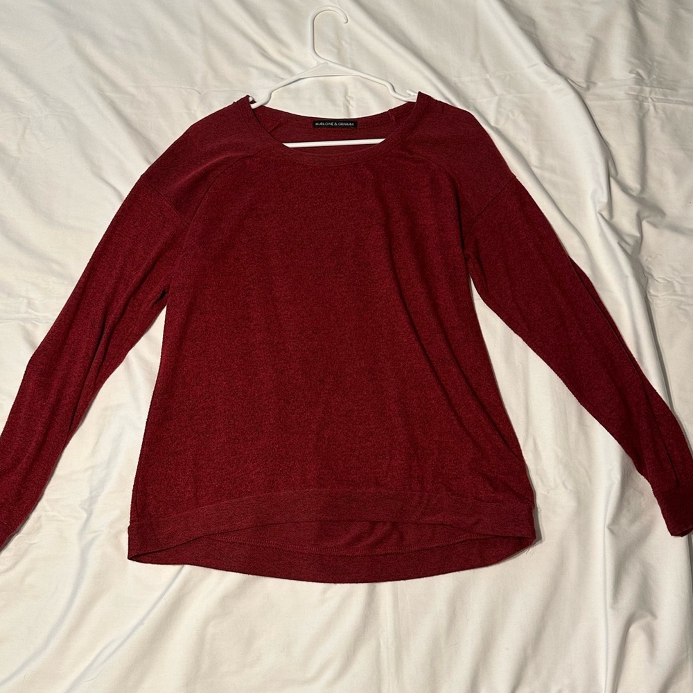 Incredibly soft dark red lightweight sweater/sweatshirt. Size M